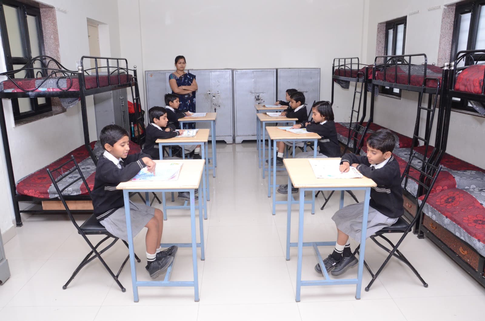 LPS Vidyawadi hostel life and group study